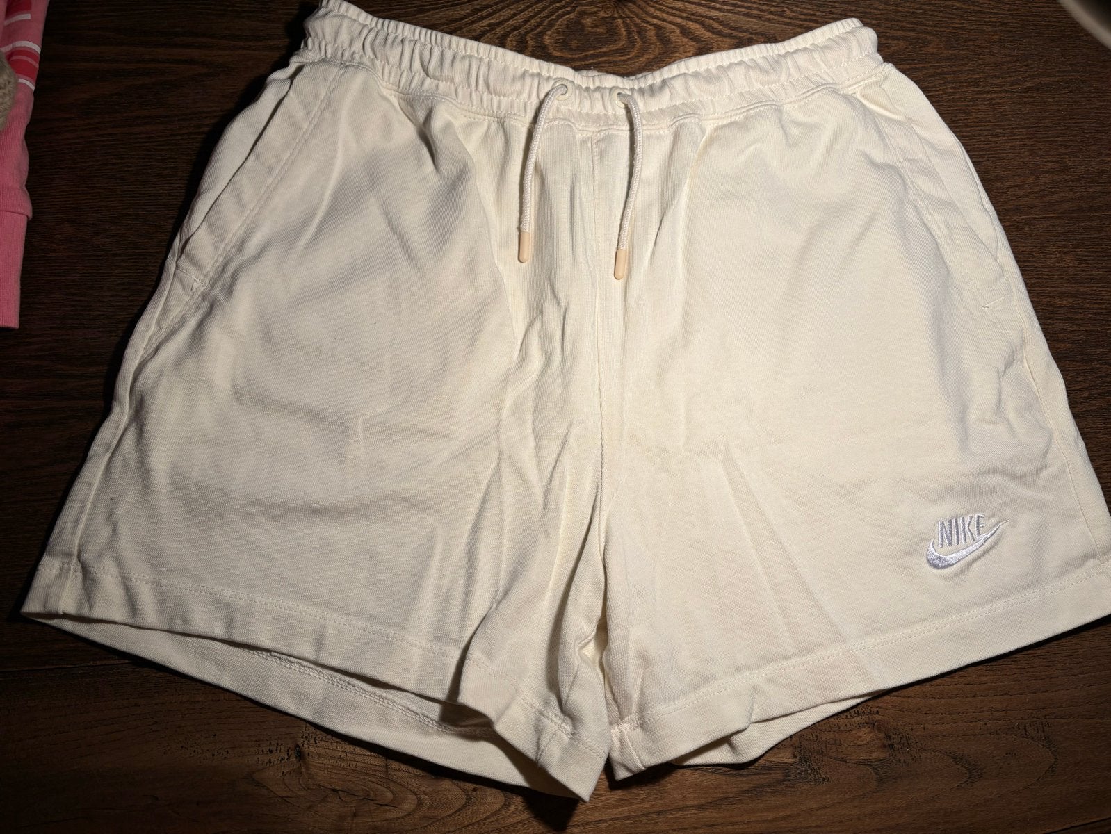 Nike shorts maat S, Kort, Beige, Ophalen of Verzenden, Zo goed als nieuw