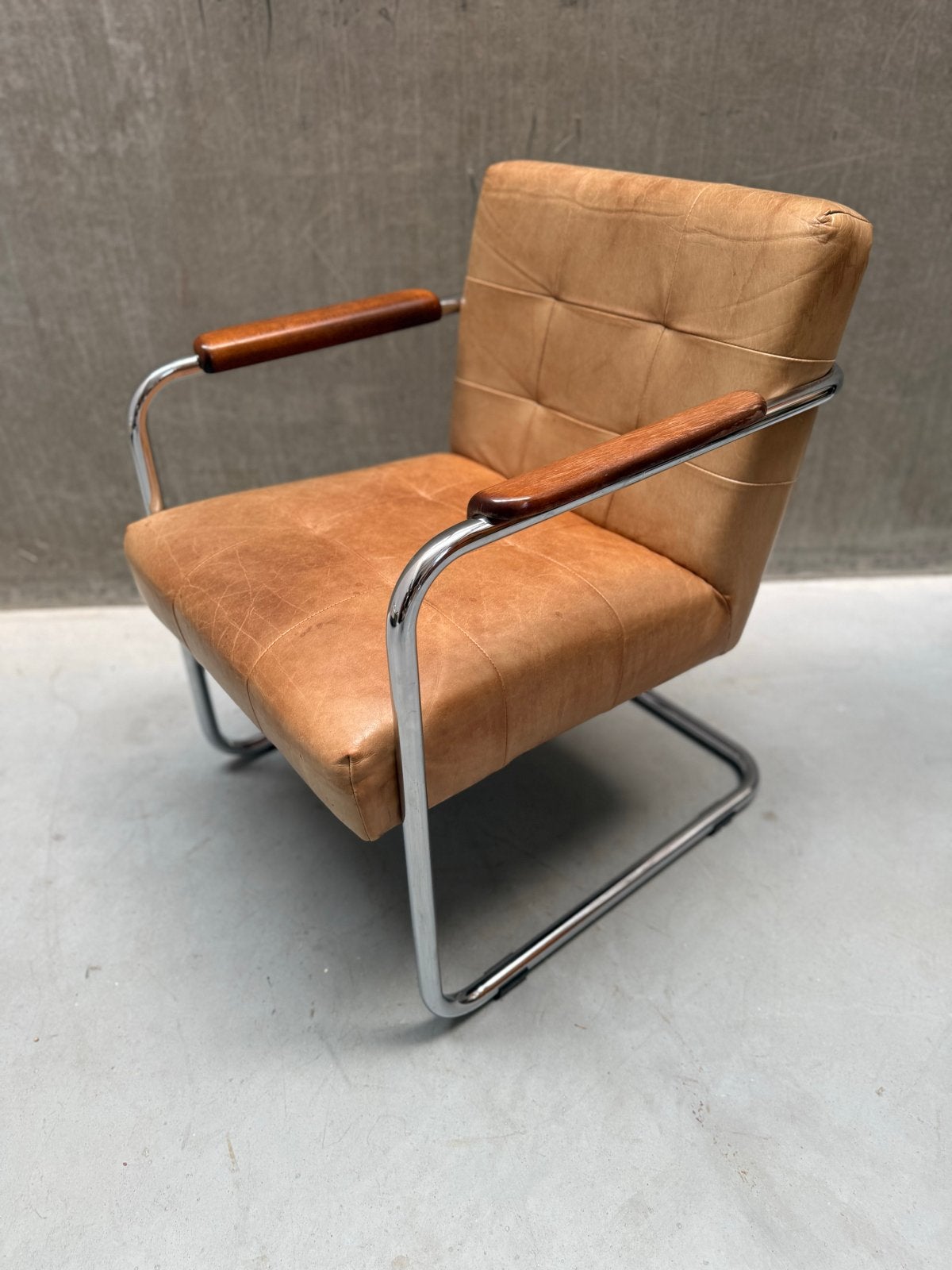 Vintage leren blok fauteuil cognac, Huis en Inrichting, Fauteuils, Gebruikt, Ophalen of Verzenden, X, 50 tot 75 cm