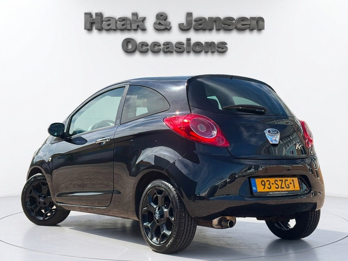 Ford Ka 1.2 Titanium X start/stop - Airco - Pano - Radio, Auto's, Voorwielaandrijving, Euro 5, Gebruikt, 1242 cc
