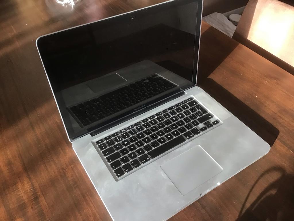 MacBook Pro 15 inch 2011 - Voor onderdelen (geen HD/batterij, MacBook Pro, Ophalen of Verzenden, Niet werkend, Onbekend