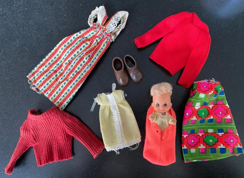 Vintage Sunshine Family lot baby en kleding Mattel no Barbie, Ophalen of Verzenden, Gebruikt, Pop
