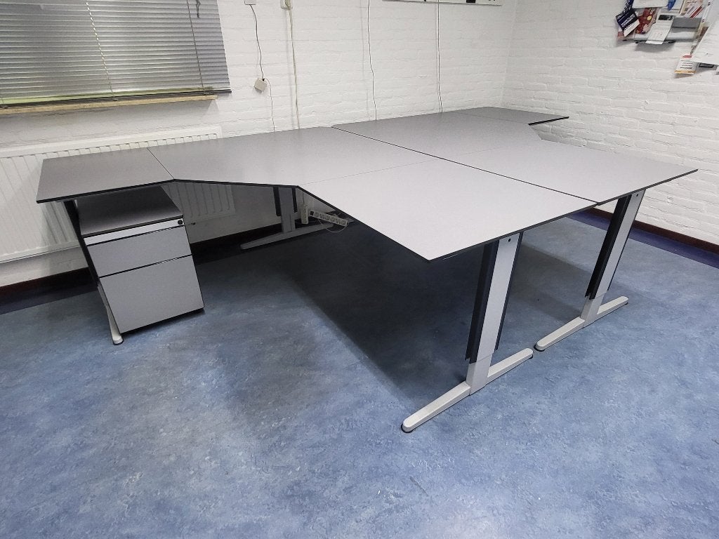 Zeer degelijk dubbel kantoorbureau met 2 ladenkasten, Ophalen, Gebruikt, Spaanplaat of MDF, In hoogte verstelbaar