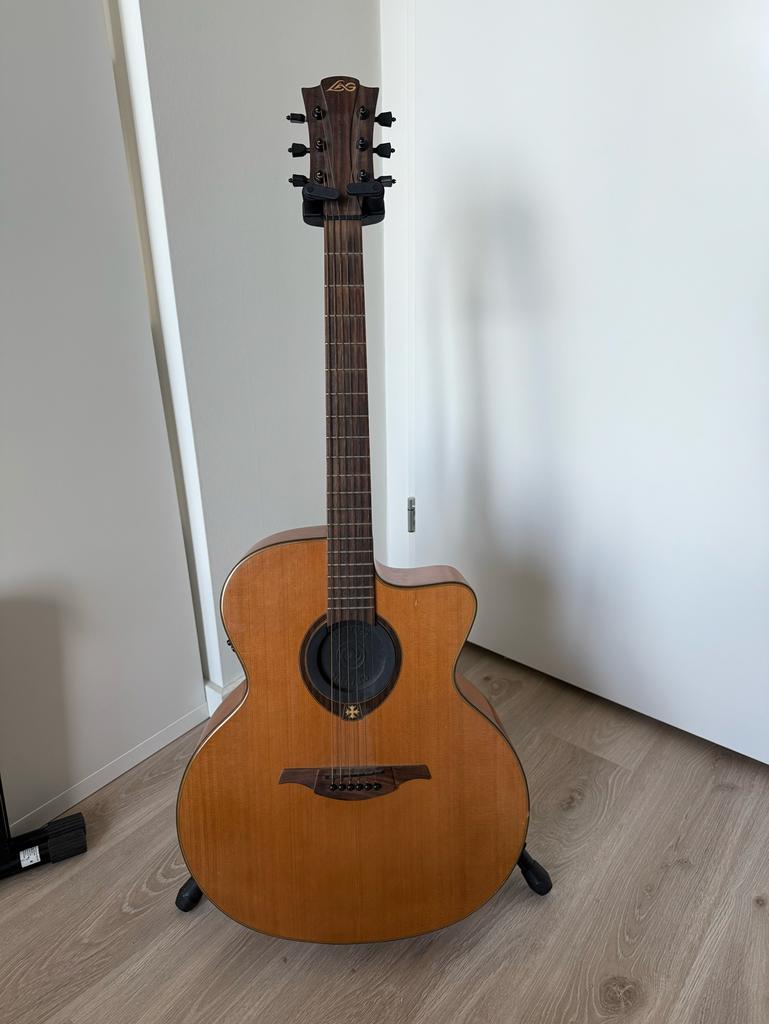 Lag T200JCE Jumbo Tramontane met hardcase, Muziek en Instrumenten, Ophalen, Zo goed als nieuw, Western- of Steelstringgitaar, Met koffer