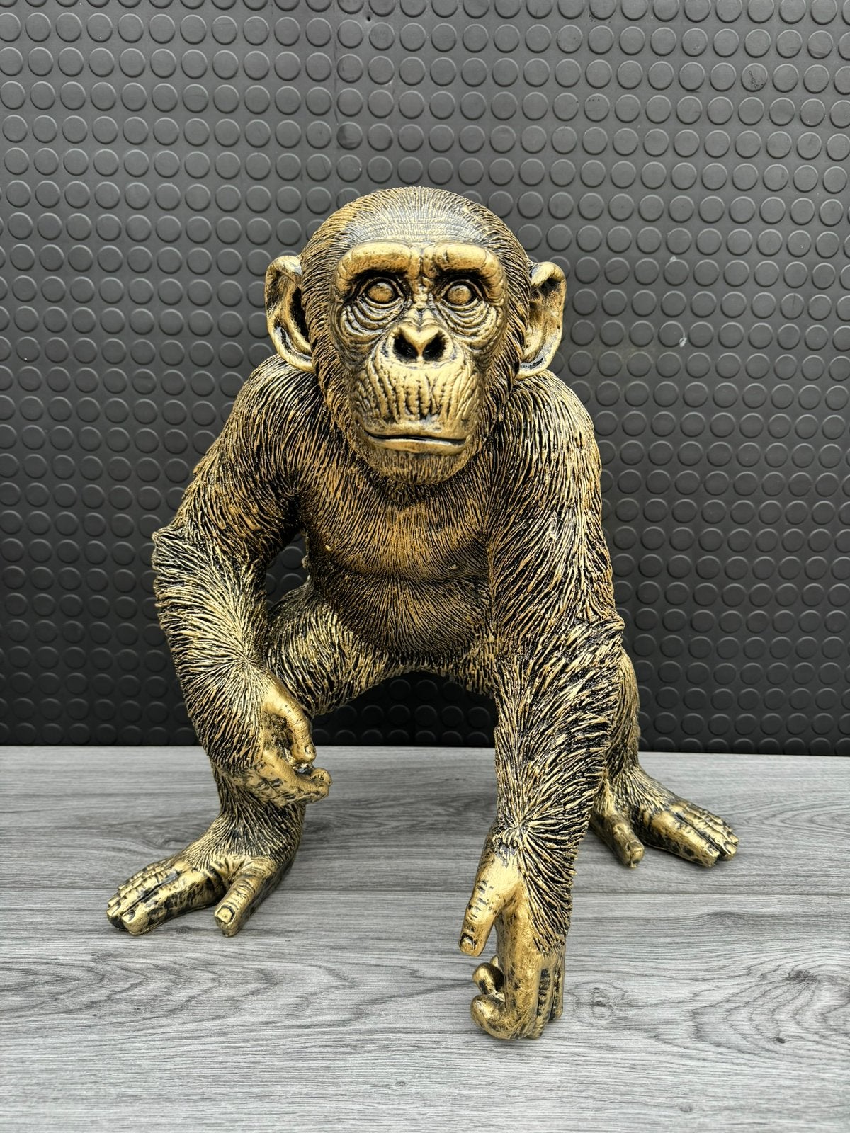 chimpansee (goud/zwart) 45hoog 50breed 35diep/Nieuw!, Ophalen, Nieuw, Dier
