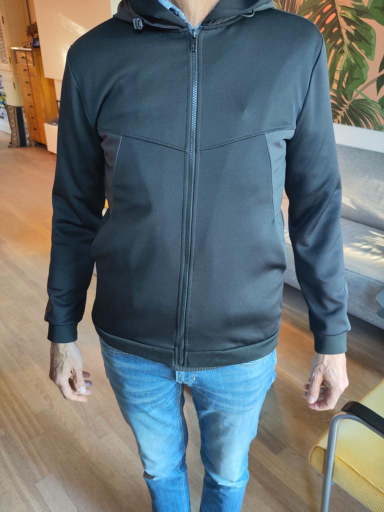 Zwarte Jack&Jones hoodie met capuchon (buitenjas), Kinderen en Baby's, Kinderkleding | Maat 170, Ophalen of Verzenden, Zo goed als nieuw