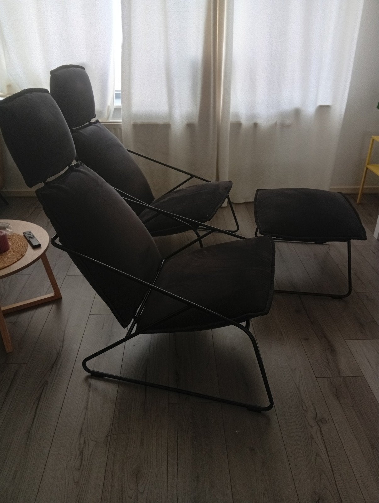 2 stoelen en 1 voetstoel - GRATIS af te halen, Gebruikt, 75 tot 100 cm, Ophalen of Verzenden, Stof