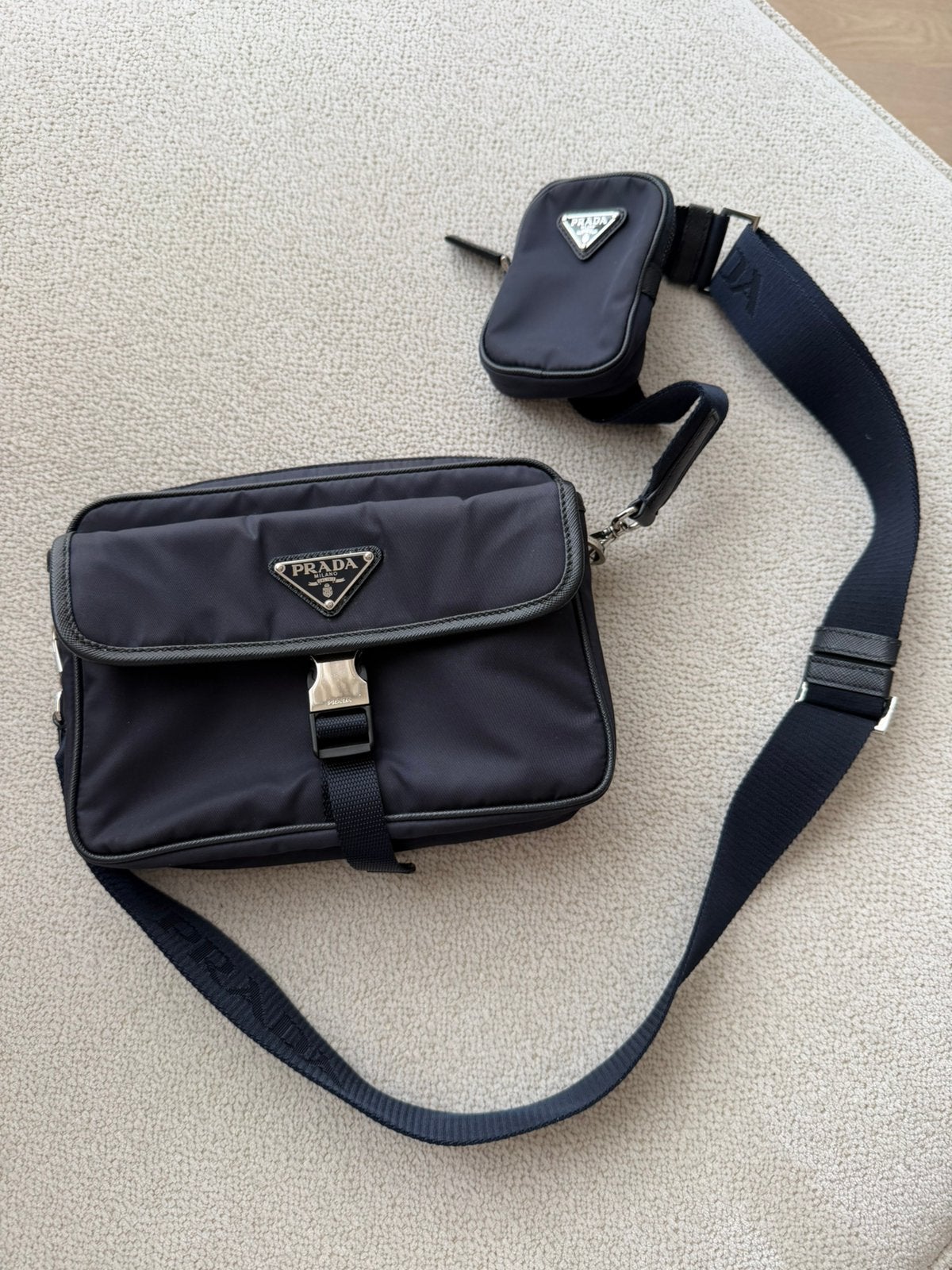 PRADA, Ophalen, Zo goed als nieuw, Zwart