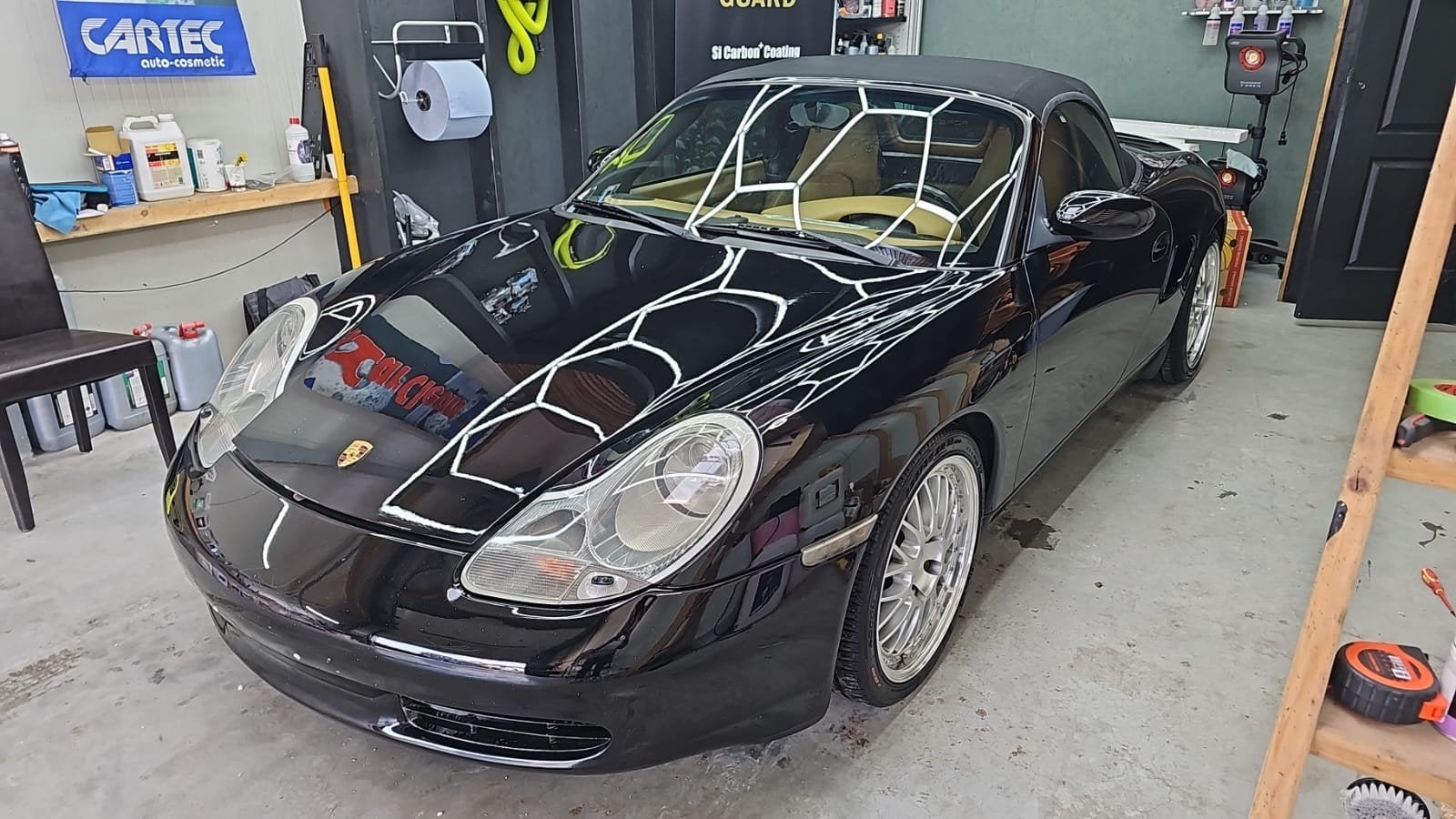 Porsche Boxster 2.7 2001 Zwart, Auto's, Achterwielaandrijving, Beige, Zwart, 10 km/l
