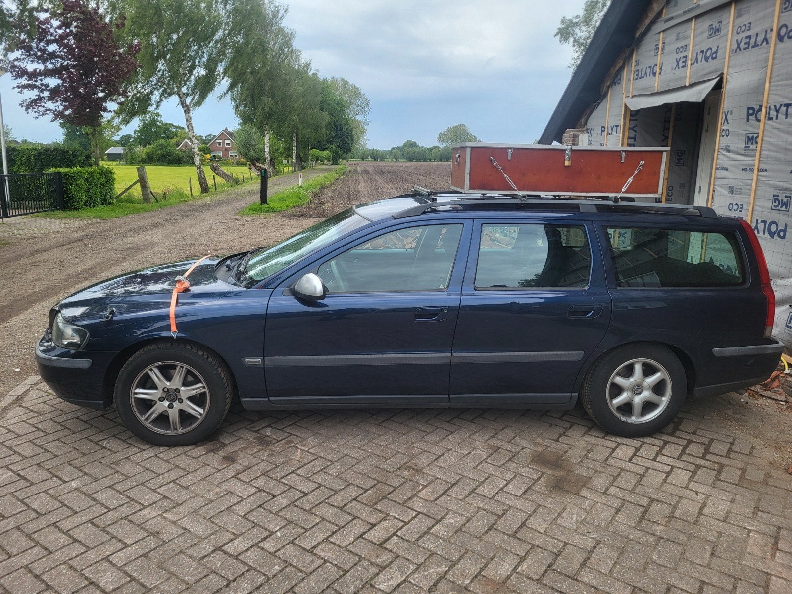 Volvo V70 2.4 140PK AUT 2003 Blauw, 1556 kg, 1800 kg, Blauw, Stationwagon