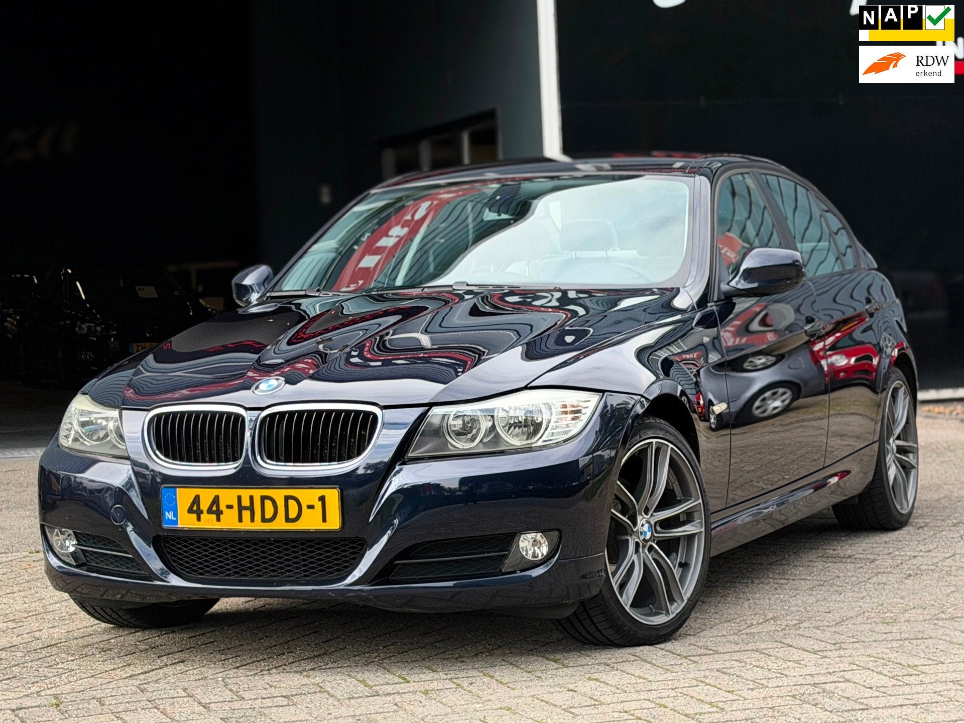 BMW 3-serie 318i Business Line NAVI/CRUISE/6-BAK | NETTE AUT, Auto's, Beige, Blauw, Parkeersensor, Origineel Nederlands