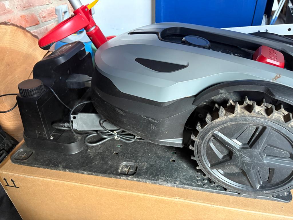 Zoef Robotgrasmaaier Teun – Zo goed als nieuw, Ophalen of Verzenden, Zo goed als nieuw, Meer dan 25 cm, Met regensensor