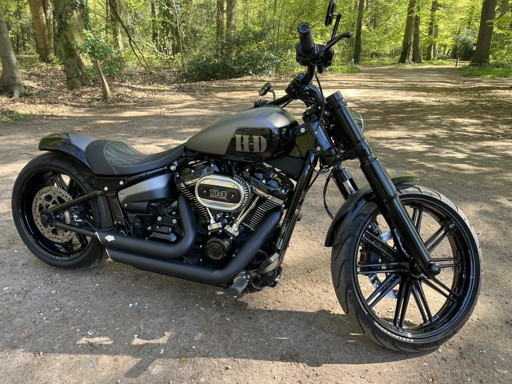 HARLEY-DAVIDSON BREAKOUT CUSTOM MADE!!, Motoren, Motoren | Harley-Davidson, 2 cilinders, Sportuitlaat, Chopper, Gebruikt