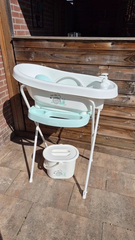 Babybadje op standaard, Ophalen, Zo goed als nieuw, Badje, Bébé-jou