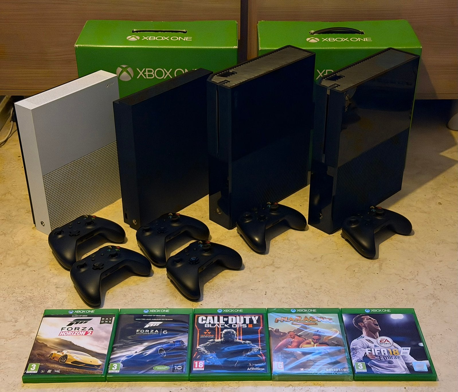 4x Xbox One S&X Compleet met 6 Controllers en Games, Met games, Ophalen of Verzenden, Zo goed als nieuw, 1 TB