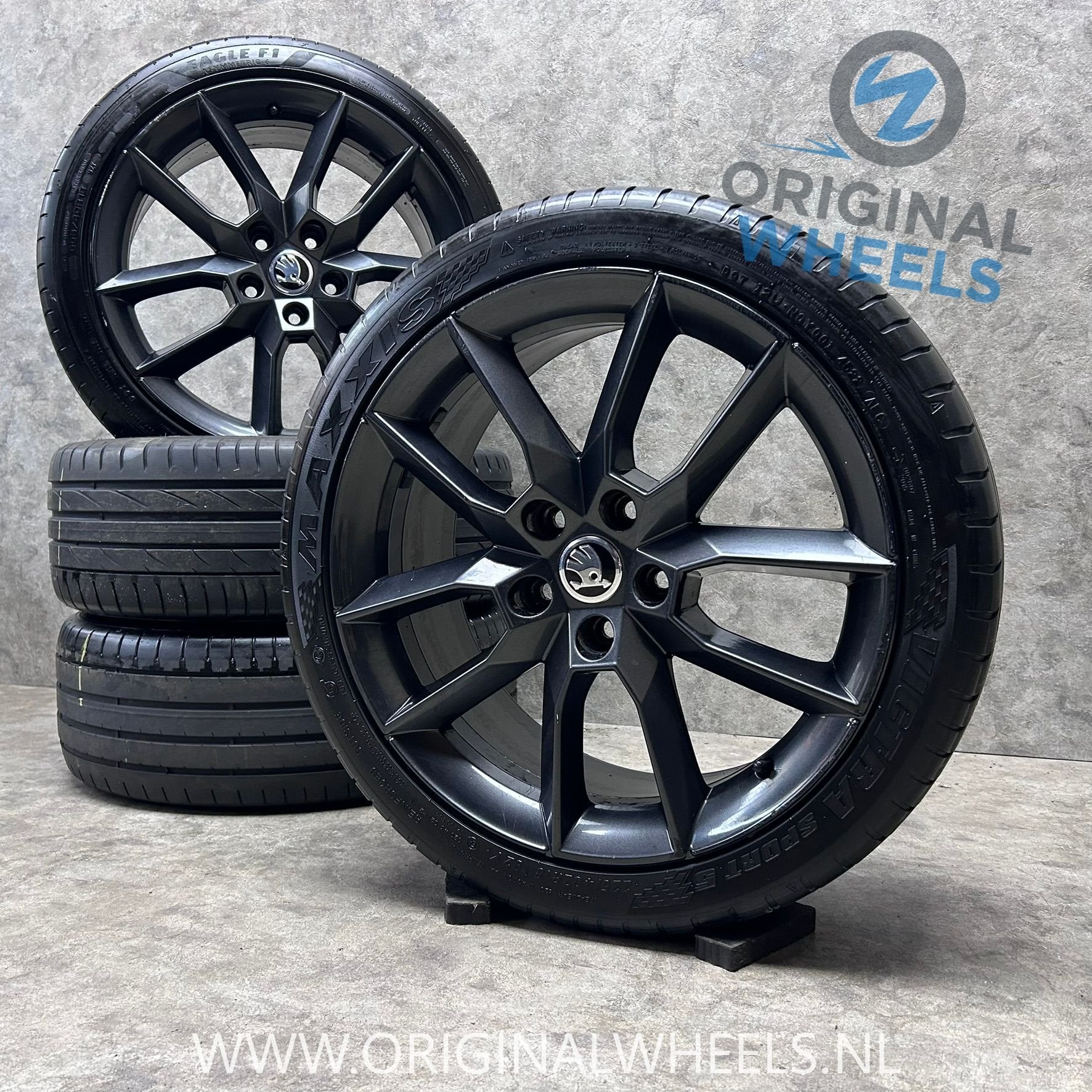 18 inch originele velgen + zomerbanden Skoda Octavia, Auto-onderdelen, 18 inch, Gebruikt, -, -