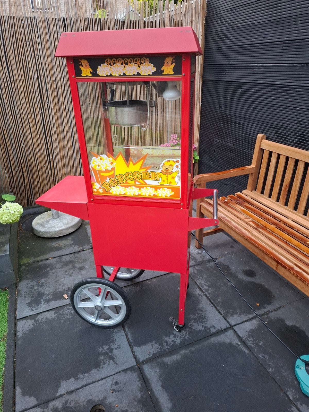 Popcornmachine op wielen - Perfect voor feestjes!, Gebruikt, Onbekend, Ophalen of Verzenden, Onbekend