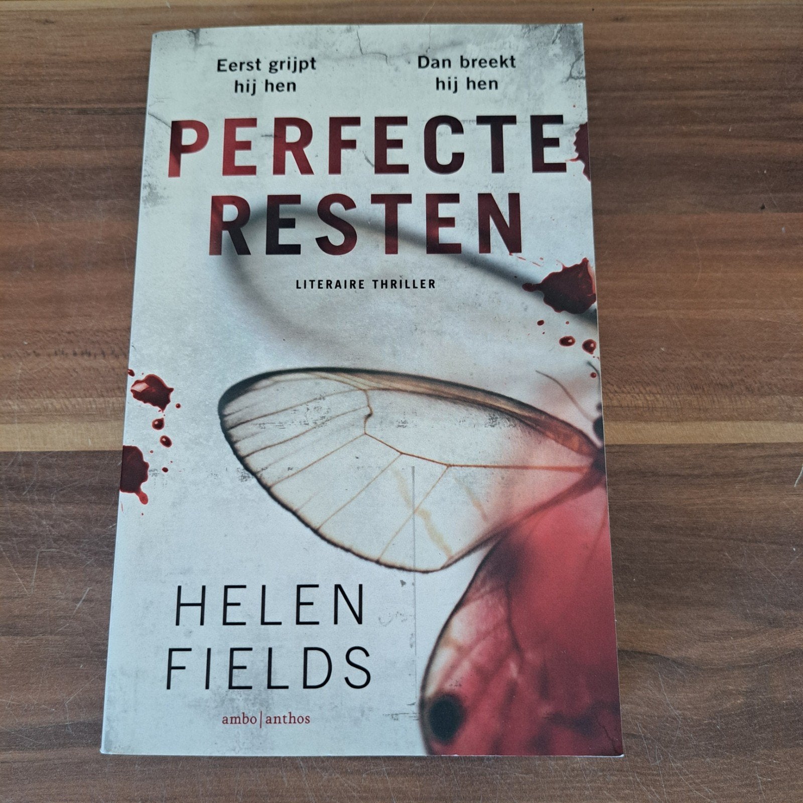 Perfecte Resten - Helen Fields (Literaire thriller), Boeken, Ophalen of Verzenden, Zo goed als nieuw, Helen Fields, Wereld overig