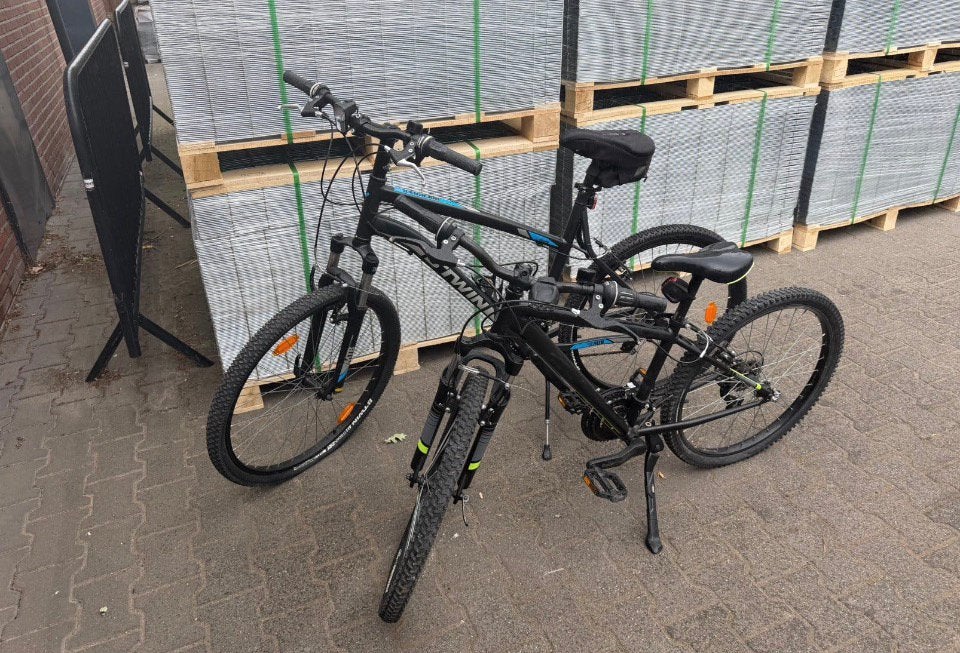 Set van 2 B'TWIN Mountainbikes (Rockrider 340 + kind model), Fietsen en Brommers, Fietsen | Mountainbikes en ATB, Ophalen, Zo goed als nieuw