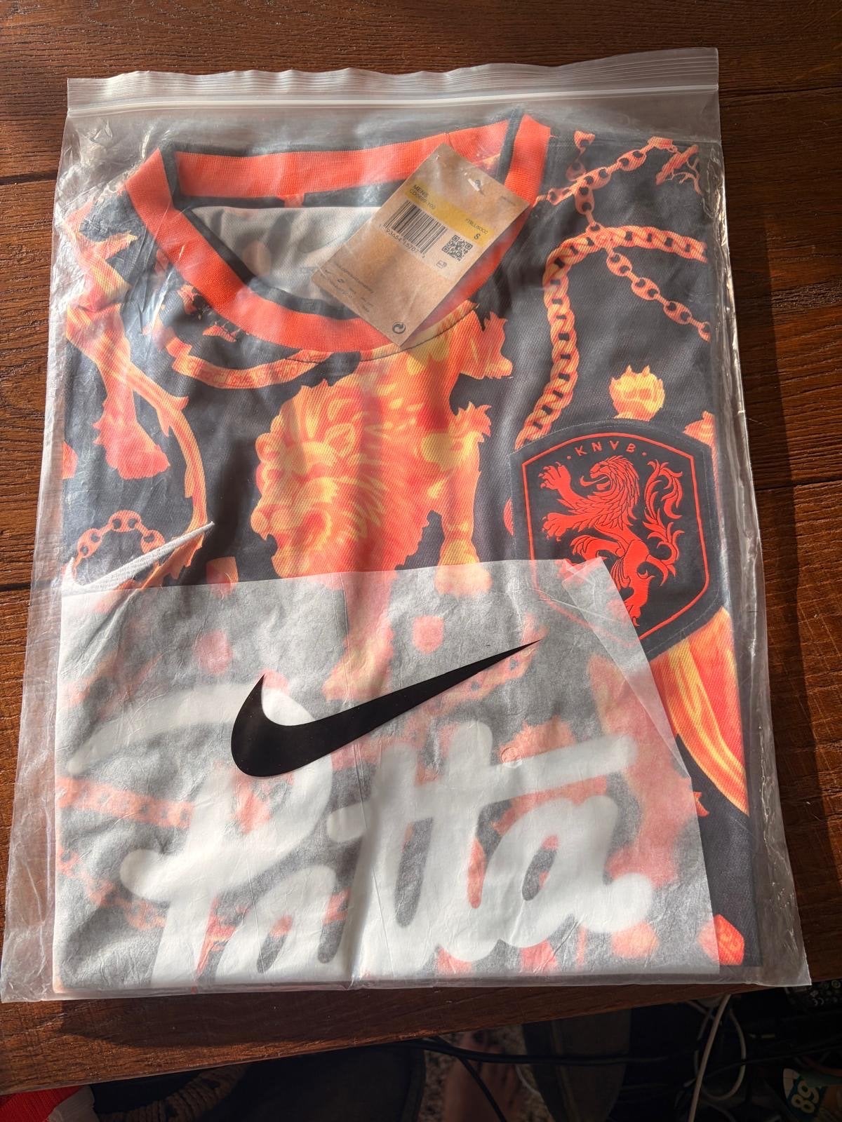 Patta x Nike x KNVB Voetbalshirt Oranje Leeuwen, Kleding | Heren, Maat 52/54 (L), Meerkleurig, Nieuw, Ophalen of Verzenden