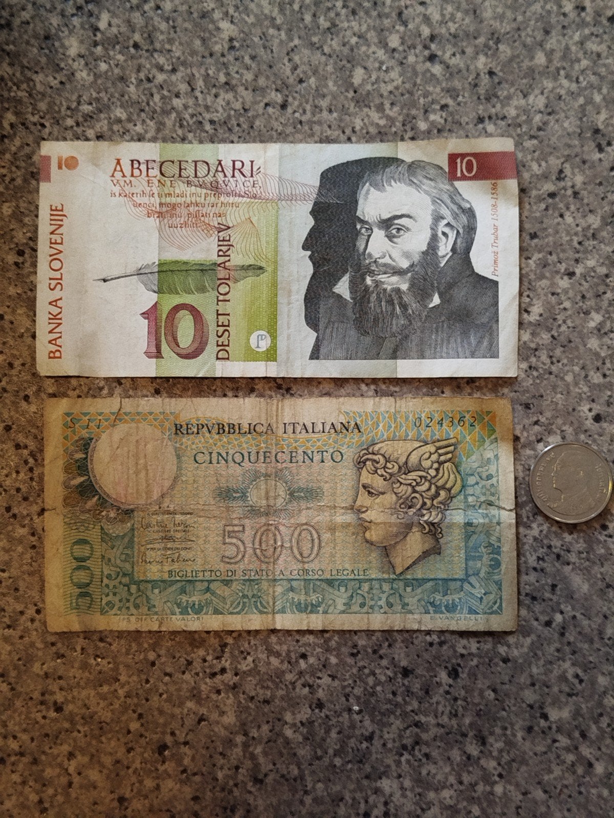 Sloveense 10 Tolar en Italiaanse 500 Lire biljetten, Ophalen of Verzenden, Overige landen, Setje