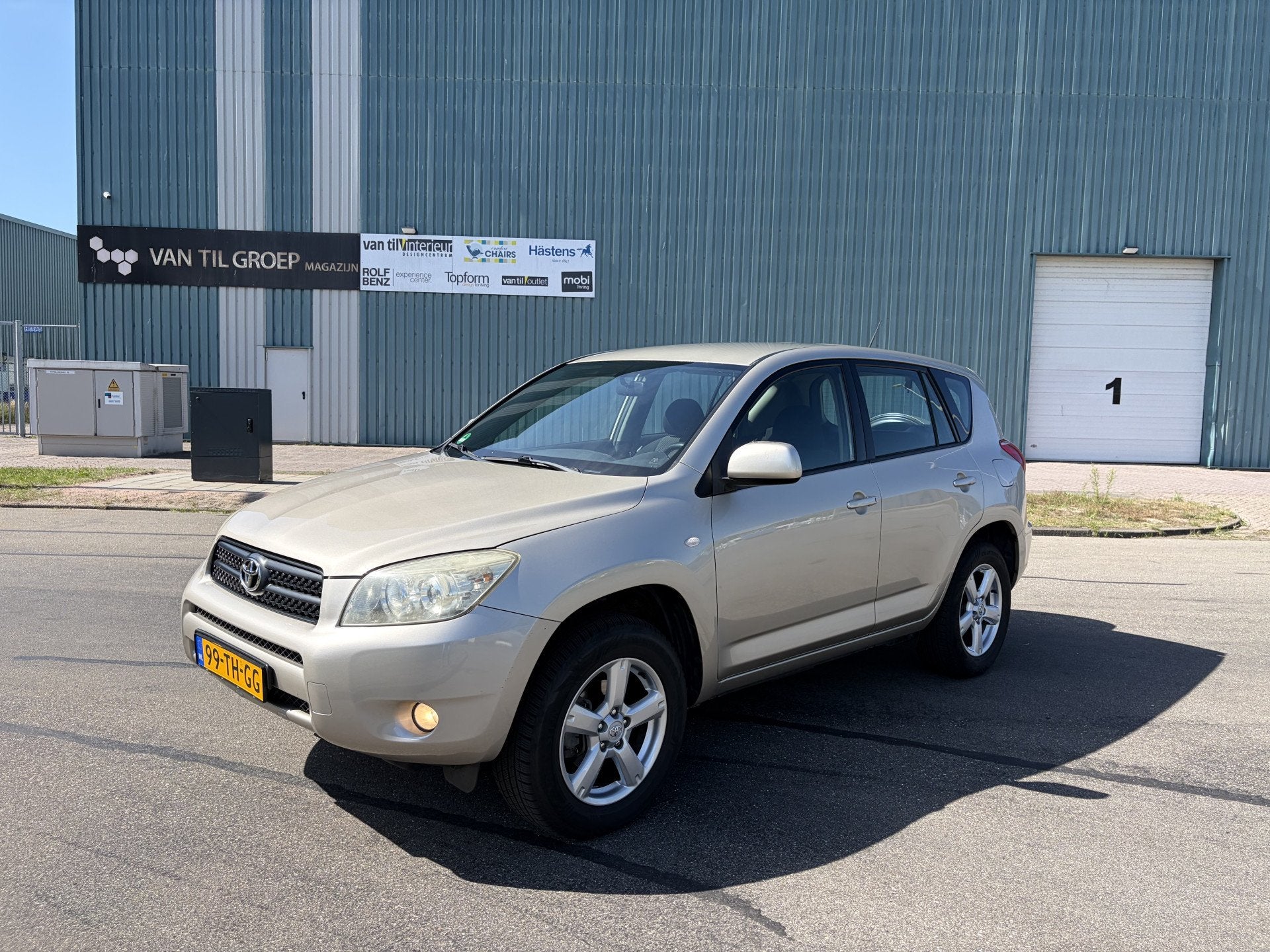 Toyota RAV4 2.0 VVTi Linea Sol Automaat 4X4 155 PK. Onverwoe, Auto's, Toyota, Automaat, 1998 cc, Stof, Gebruikt