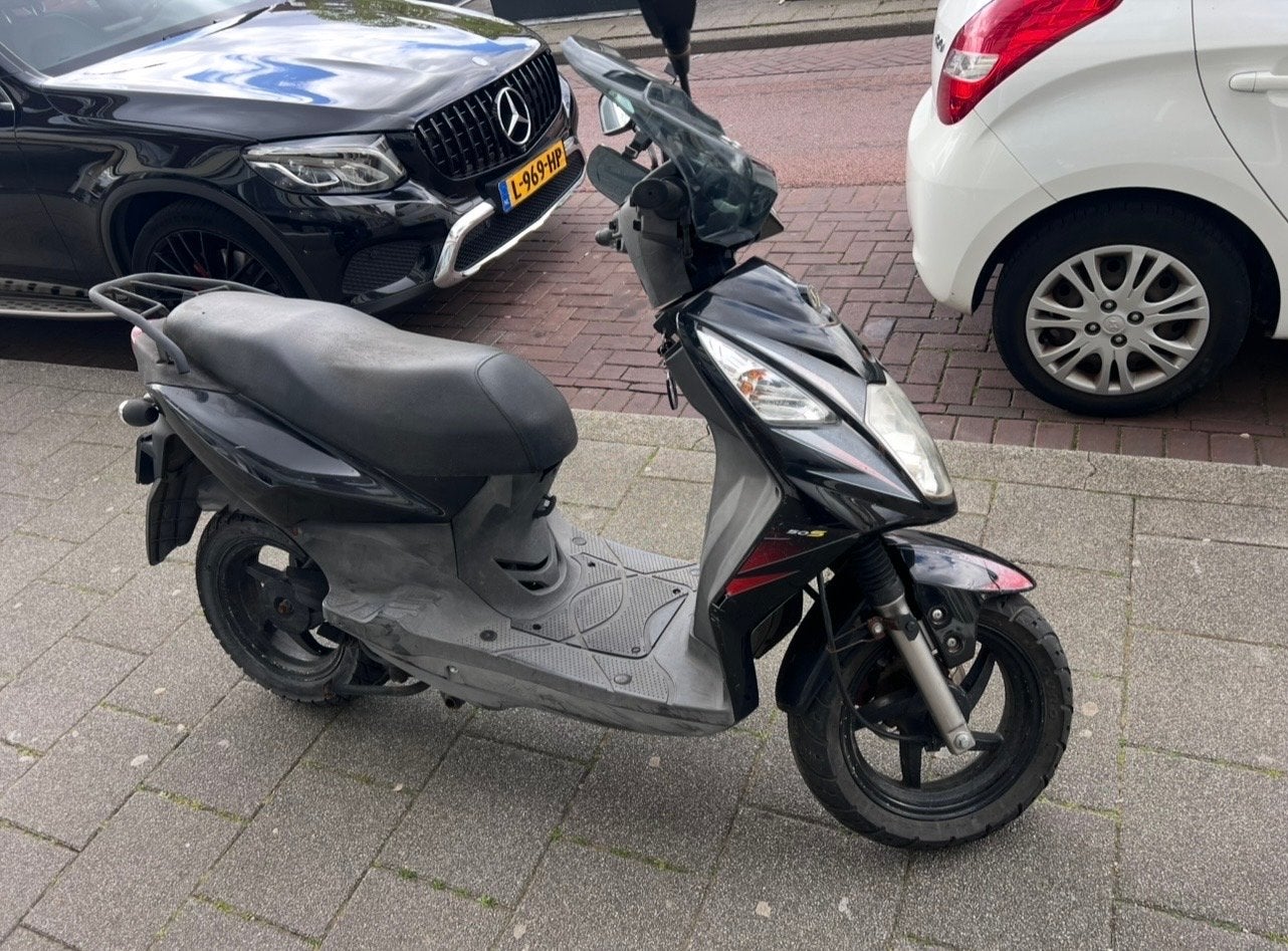 Scooter - Rijdt perfect, recent onderhoud, uitlaat gestolen, Gebruikt, Overige modellen, Maximaal 45 km/u, Benzine