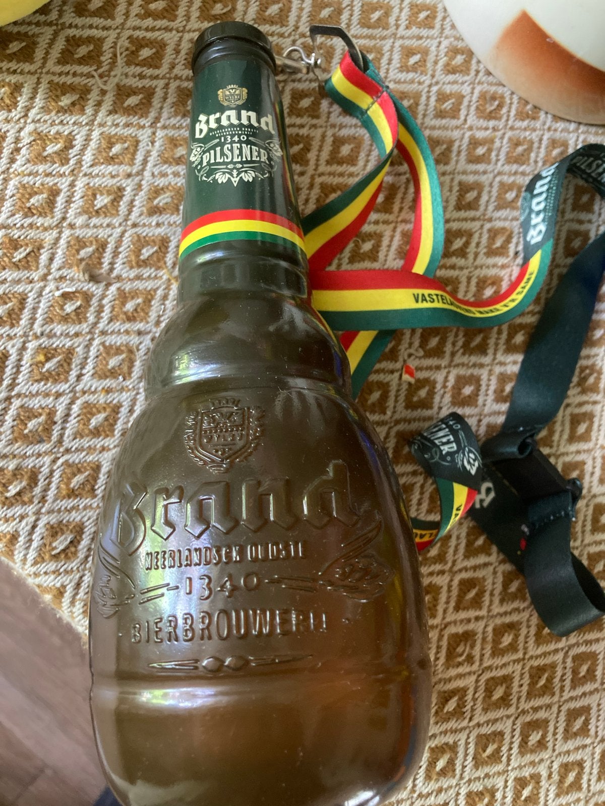 Brand Bier Vastelaovend 2015 Samba fles met lanyard., Ophalen of Verzenden, Gebruikt, Flesje(s), Brand