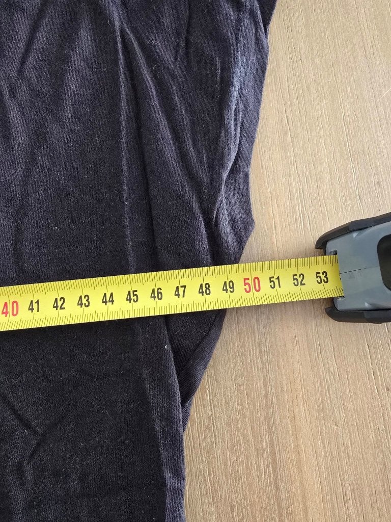 Zwart T-shirt met 'LOVE' opdruk en kwastjes maat  L, Zwart, Maat 42/44 (L), Ophalen of Verzenden, Zo goed als nieuw