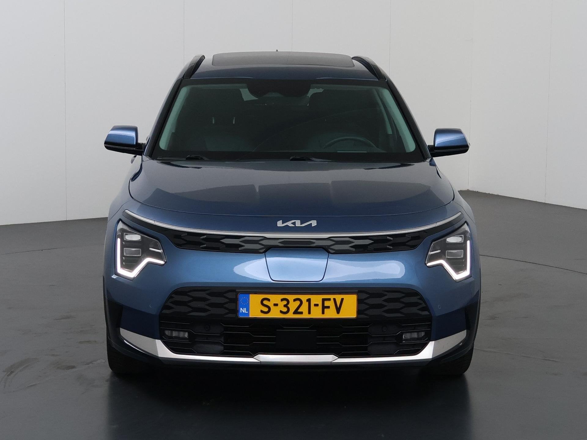 Kia Niro EV ExecutiveLine 64.8 kWh | Trekhaak | Panoramadak, Auto's, Kia, Lichtsensor, Gebruikt, 750 kg, Origineel Nederlands