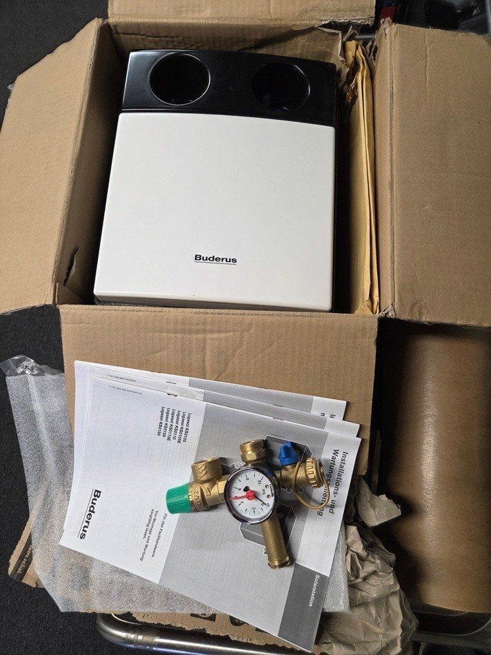 Pompgroep Buderus Logasol KS 0105, *NIEUW*, Doe-het-zelf en Verbouw, Verwarming en Radiatoren, Nieuw, Overige typen, Minder dan 30 cm
