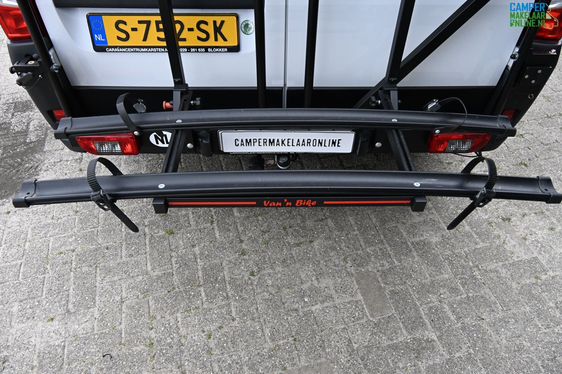 Foto 47 van Challenger Vany 640 |Cassette luifel|Fietsendrager