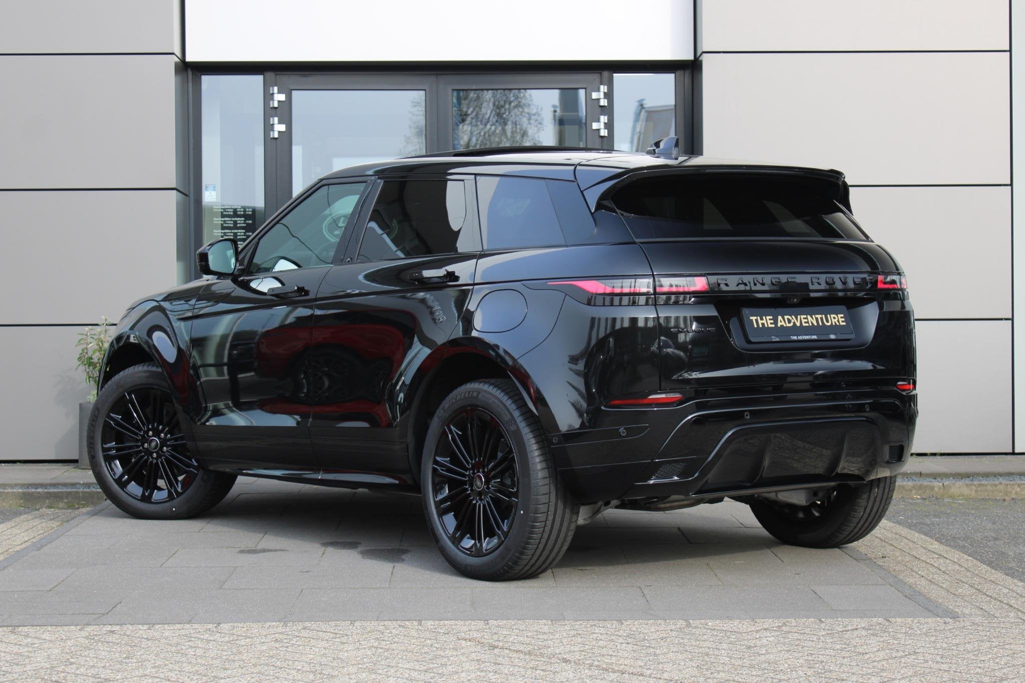 Land Rover Range Rover Evoque P270e SE Dynamic | Pano | Cold, Auto's, Land Rover, Automaat, Euro 6, Met garantie (alle), 15 kWh