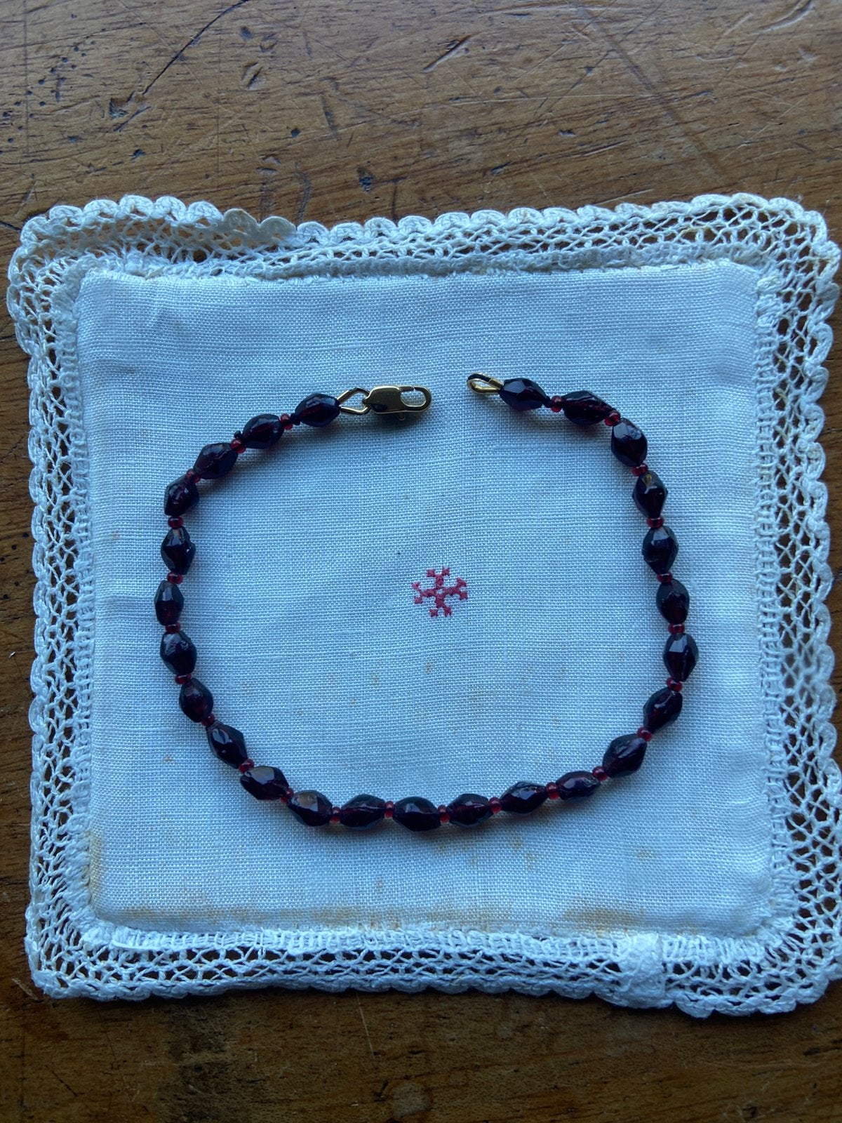 Armband antiek granaatjes, Sieraden, Tassen en Uiterlijk, Ophalen of Verzenden, Overige materialen, Armband
