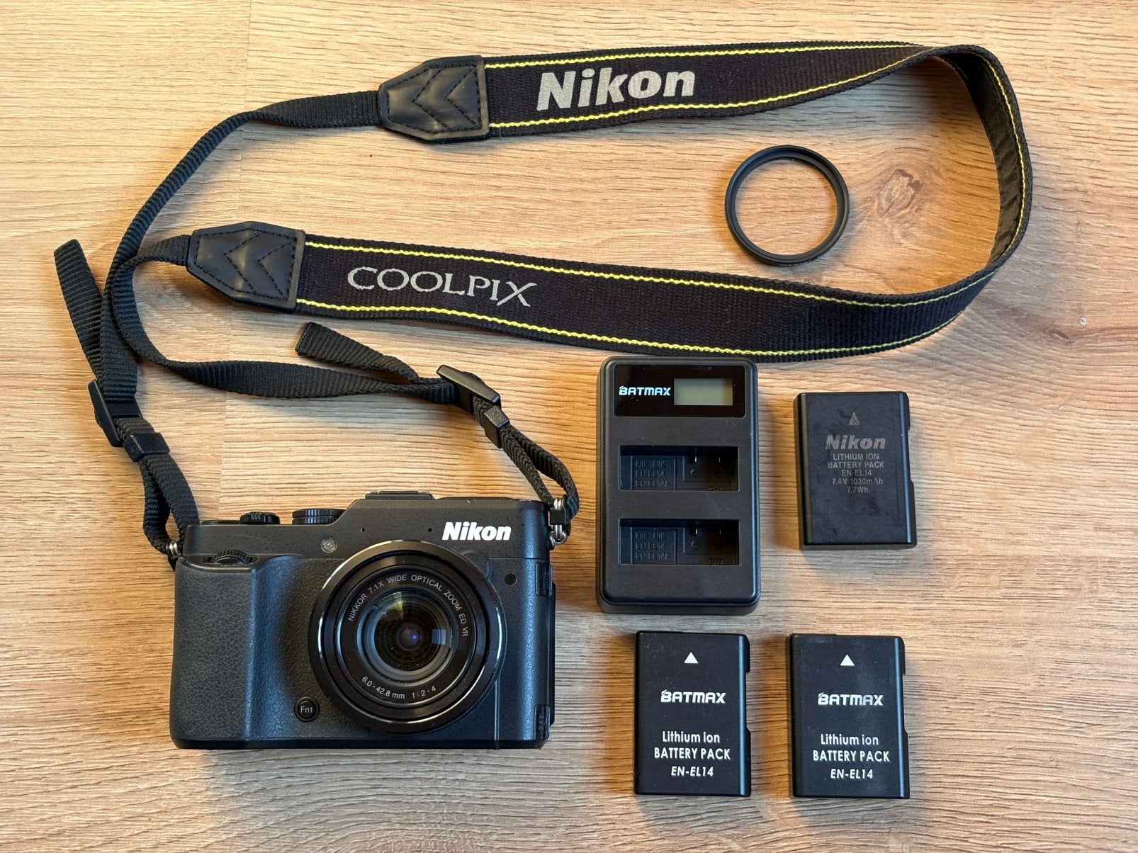 Nikon P7800 + extra’s, Accu, Ophalen of Verzenden, Zo goed als nieuw, Compactcamera