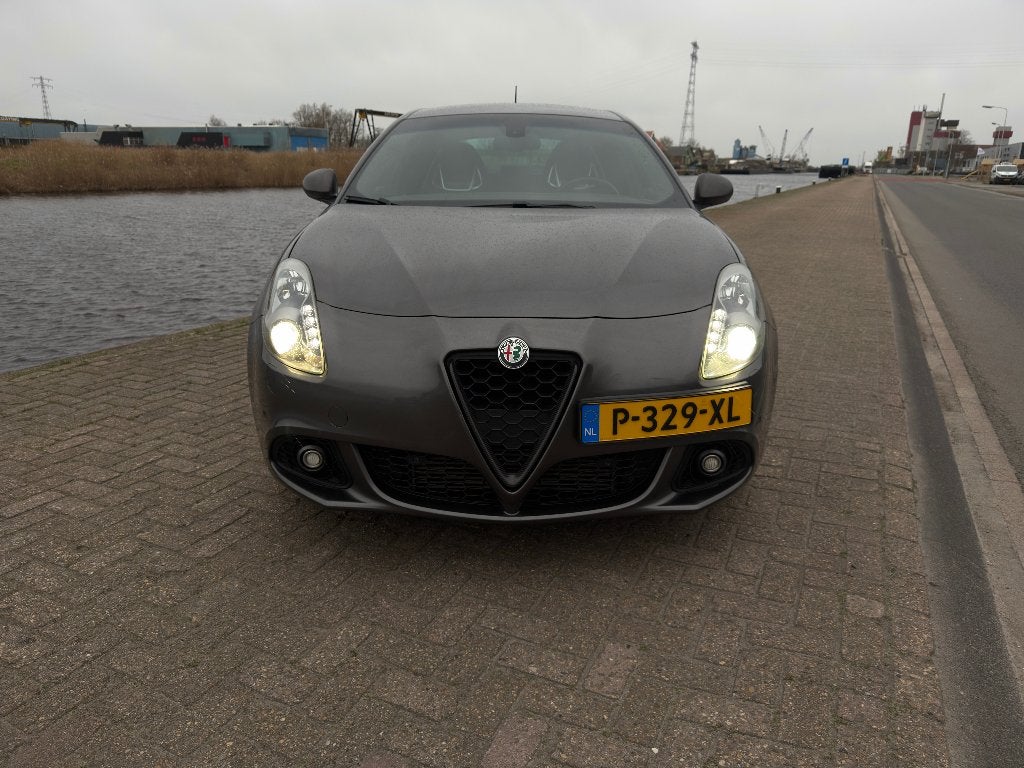 Alfa Romeo Giulietta 2.0 JTDm super veloce - automaat - 2015, Auto's, 4 cilinders, Alcantara, 23 km/l, Particulier