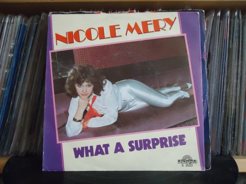 7" Single Nicole Mery -What A Surprise / Quelle Surprise, Gebruikt, 7 inch, Ophalen of Verzenden, Pop