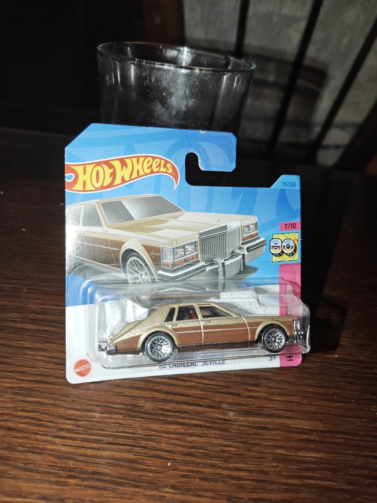 Hot Wheels '82 Cadillac Seville - Nieuw in verpakking, Hobby en Vrije tijd, Modelauto's | Overige schalen, Ophalen of Verzenden