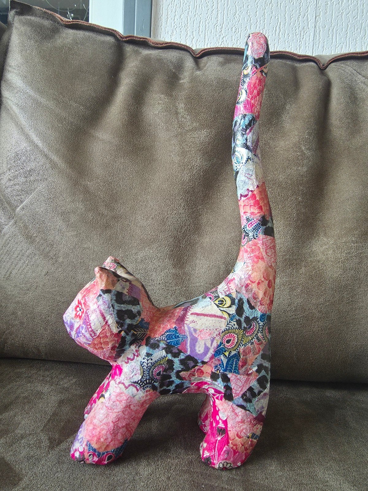 Decoratieve Kattenbeeldje - Papier-maché, Meerkleurig, Overige stijlen, Ophalen of Verzenden, Zo goed als nieuw