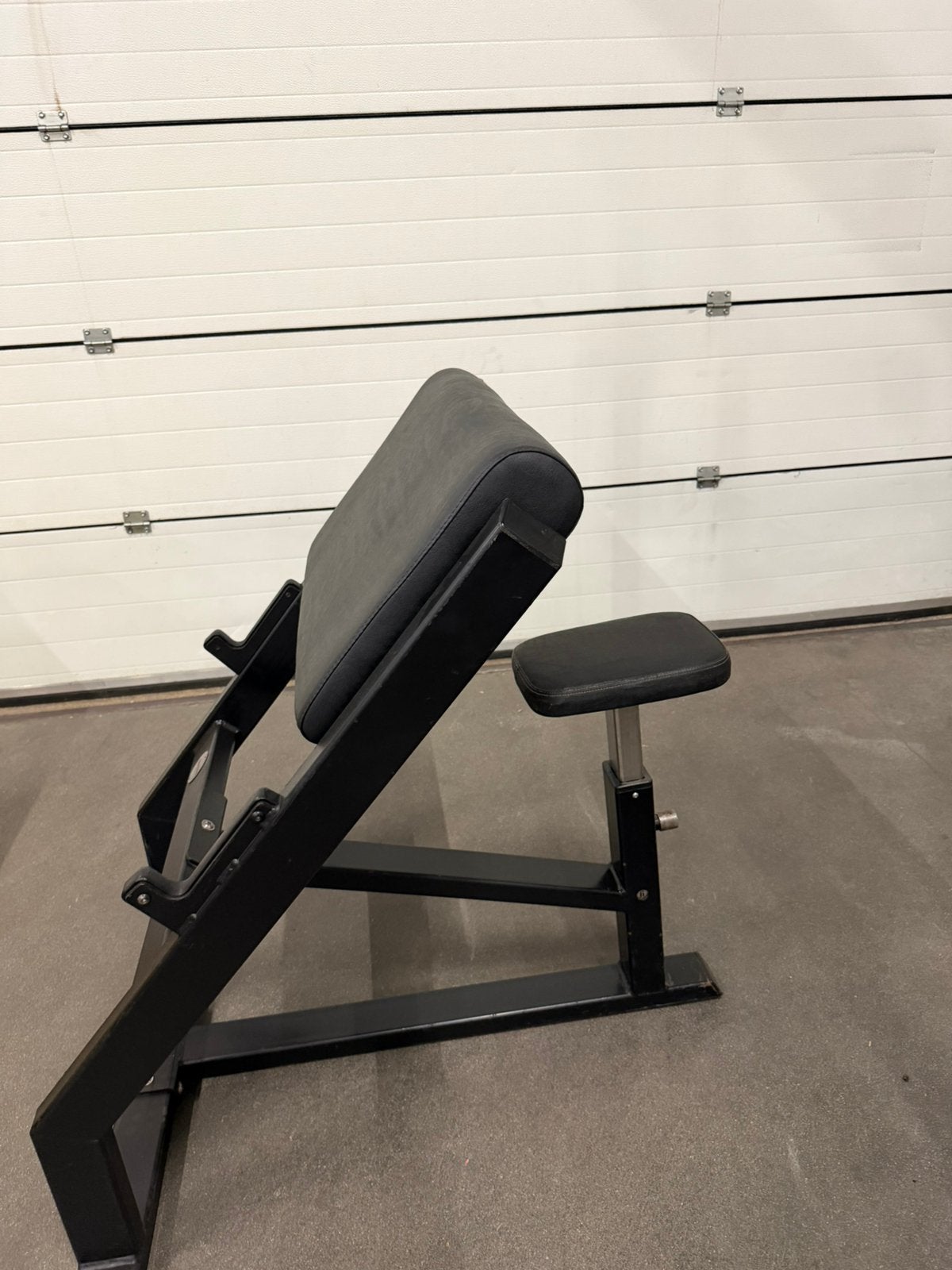Eleiko Scott Bench , Bicepsbankje, Sport en Fitness, Ophalen, Gebruikt, Fitnessbank