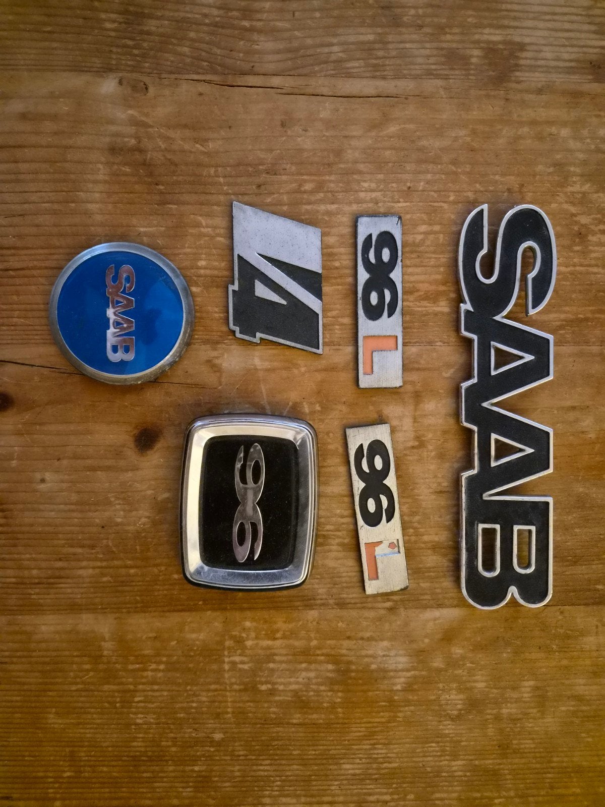 Saab 96 en 99 emblemen - Vintage auto onderdelen, Ophalen, Gebruikt, Saab