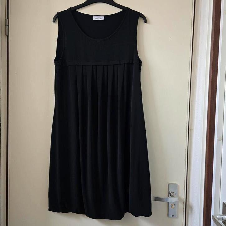 Elegante zwarte jurk - Maat 40, Kleding | Dames, Jurken, Nieuw, Maat 38/40 (M), Zwart, Boven de knie, Ophalen of Verzenden