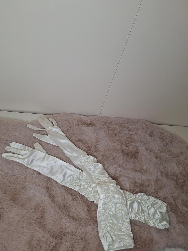 Elegante lange handschoenen, wit, Onbekend, Ophalen of Verzenden, Zo goed als nieuw