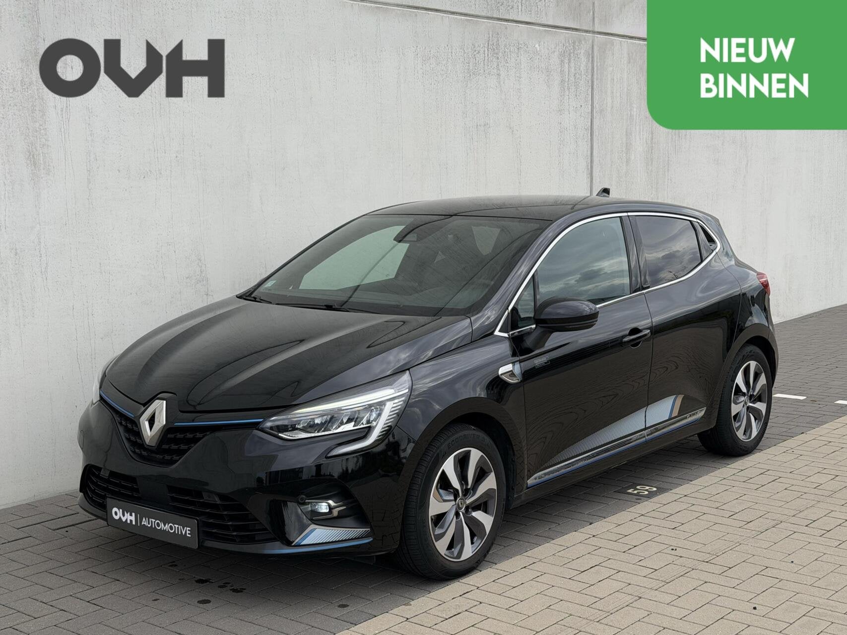 Renault Clio 1.6 E-Tech Hybrid 140 Serie Limitee E-TECH, Gebruikt, Zwart, 4 cilinders, Leder en Stof