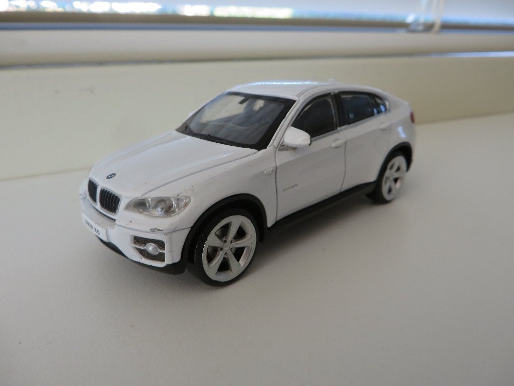 Rastar 1:43 BMW X6, Ophalen of Verzenden, Zo goed als nieuw, Auto, MiniChamps