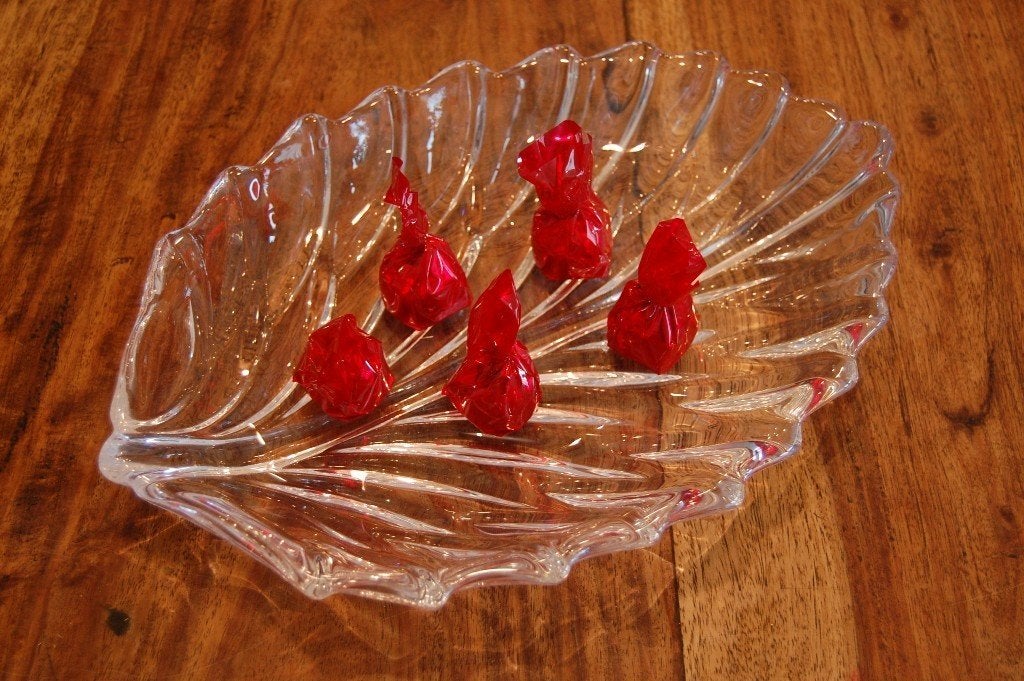 schaal bonbonnière glas schaal blad motief nieuw in doos, Huis en Inrichting, Schaal, Nieuw, Ophalen of Verzenden, Glas
