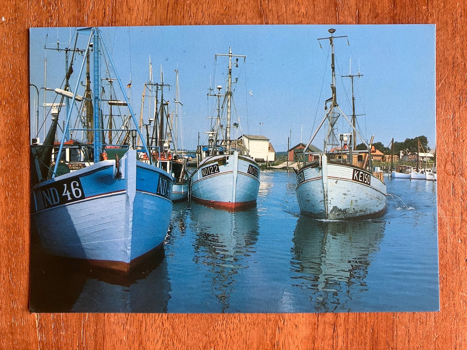Denemarken: Vissersboten in de haven van Klintholm - 1986, Ophalen of Verzenden, Gebruikt, Motorboot, Kaart, Foto of Prent