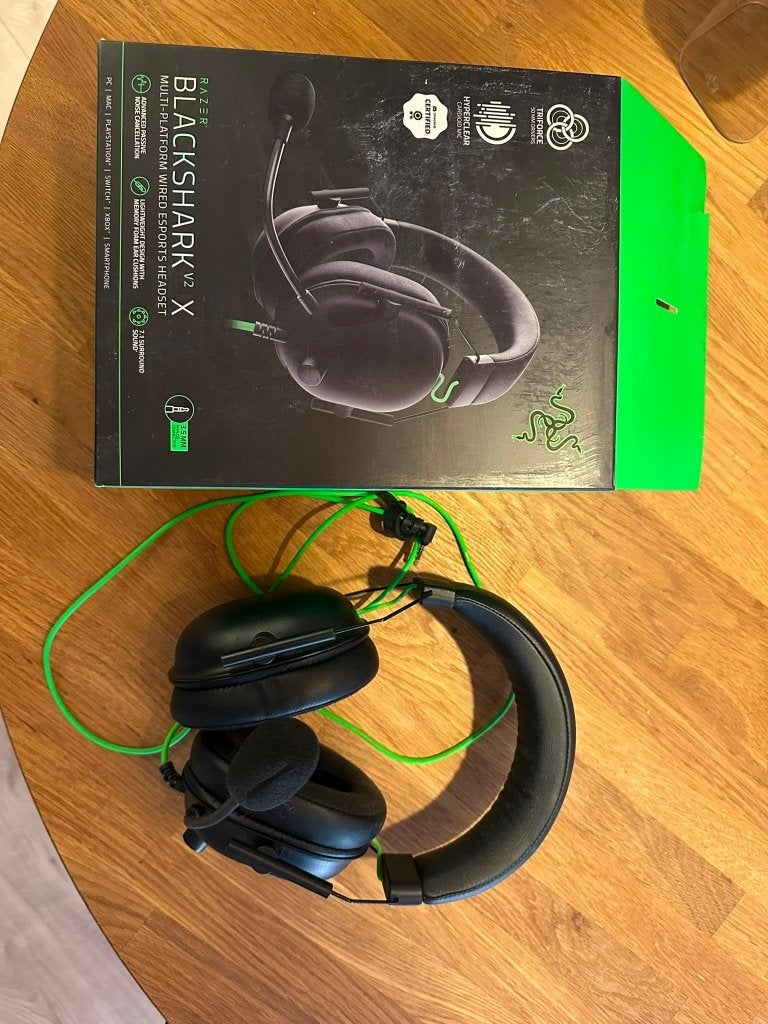 Razer Blackshark V2 Headset, On-ear, Ophalen of Verzenden, Zo goed als nieuw, Razer