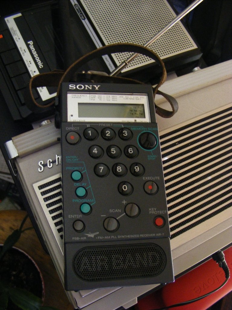 SONY air7 handheld scanner/receiver, Ophalen of Verzenden, Zo goed als nieuw, Minder dan 30 kanalen, Draagbaar