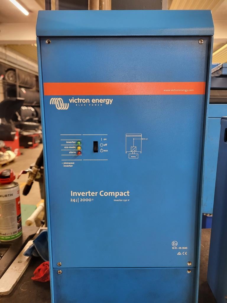 Victron omvormer Compact 24V 2000W, Ophalen of Verzenden