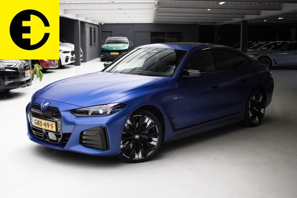 BMW i4 M50 84 kWh | SOH 95,1% | Trekhaak | Panorama dak | In, Auto's, BMW, Gebruikt, Zwart, Blauw, 2190 kg